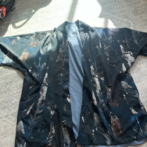 Lululemon Seawheeze Wanderlust Casbah Kimono-Painted Feathers Black/Grey - Picture 2 of 4